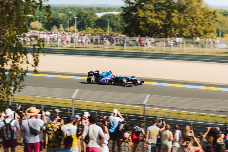 Photographie d'une formule 1 lors du Gp explorer 2, organisé par Squeezie, photo prise par le Photographe "Blckpi"